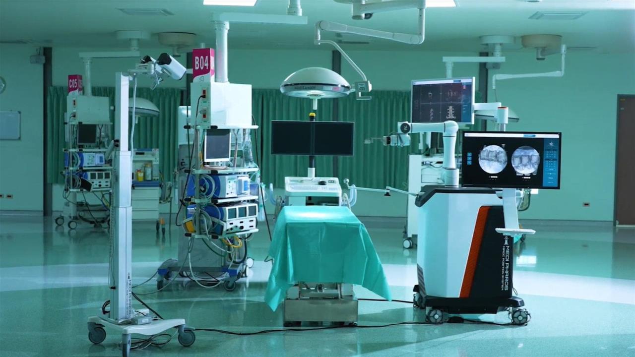 全球首創智慧多椎節手術輔助系統 榮獲德國reddot產品設計獎